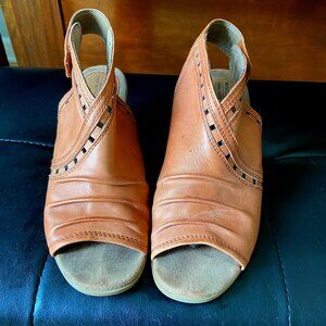 Rockport Cobb Hill Sandals, Leather, Size 9M, Copper
